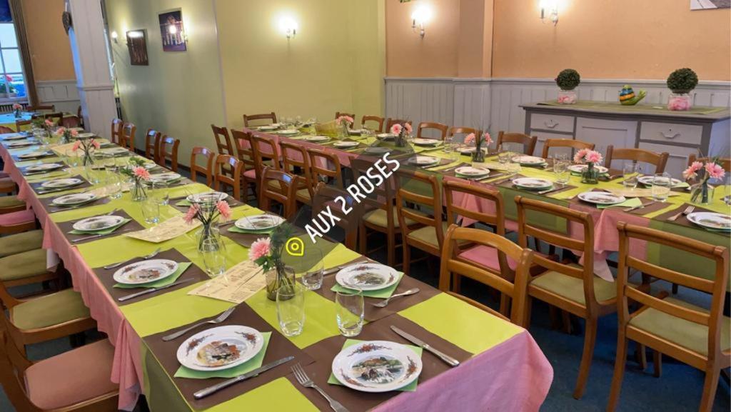 נף-בריסאך Hotel Restaurant Aux Deux Roses מראה חיצוני תמונה