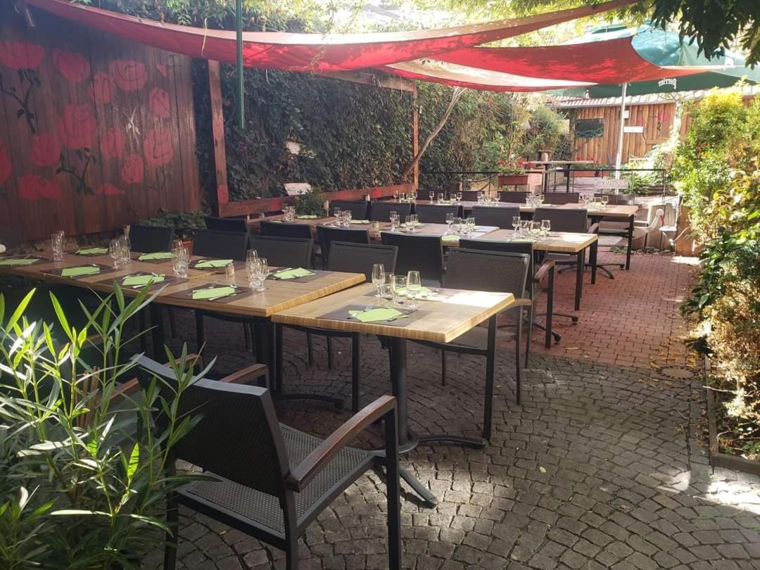 נף-בריסאך Hotel Restaurant Aux Deux Roses מראה חיצוני תמונה