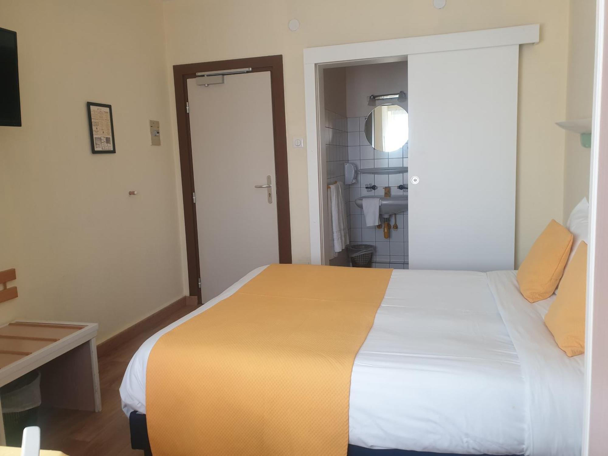 נף-בריסאך Hotel Restaurant Aux Deux Roses מראה חיצוני תמונה